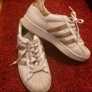 Gold stripe superstar adidas