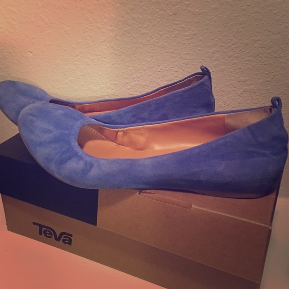 ⭐️ ⭐️ PRICE DROPPED ⭐️ ⭐️ J Crew Blue Suede Flats