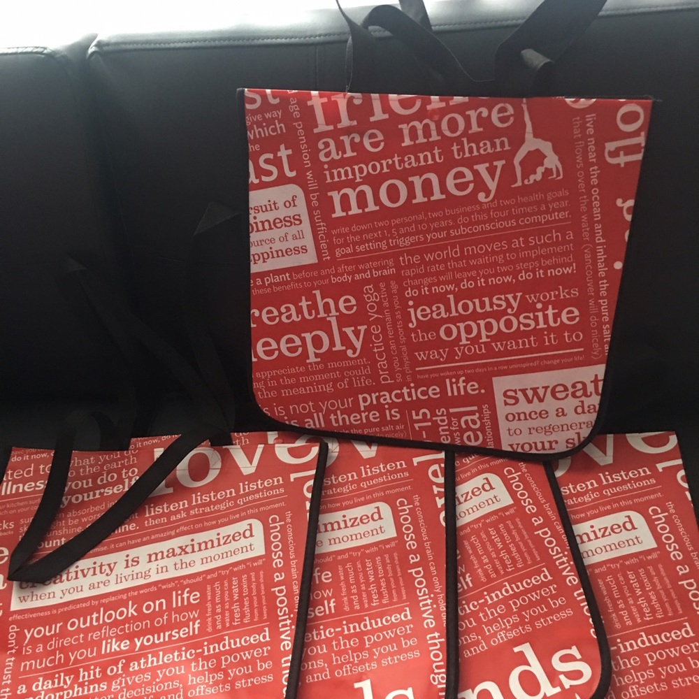 Lululemon- red bag, large sizex5, new!