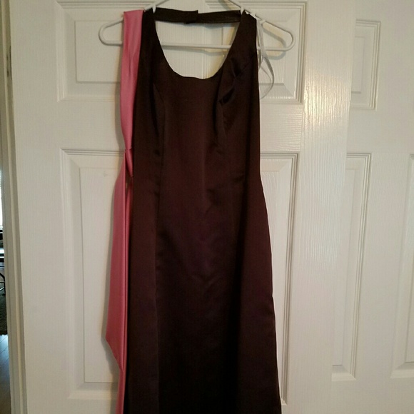 Knee length bridesmaid dress with pink belt