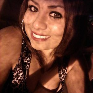 Meet your Posher, Yesenia