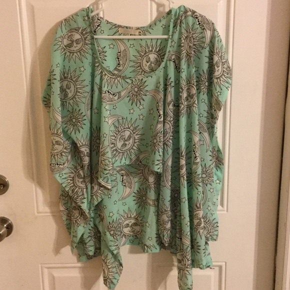 Blouse - Picture 2 of 3