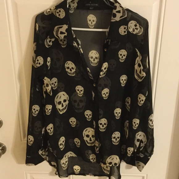 Skull blouse - Picture 2 of 3