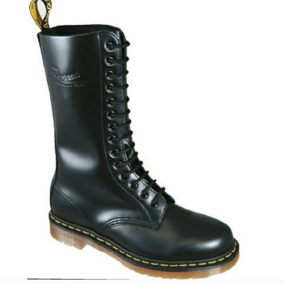 DR. MARTENS AIRWAIR