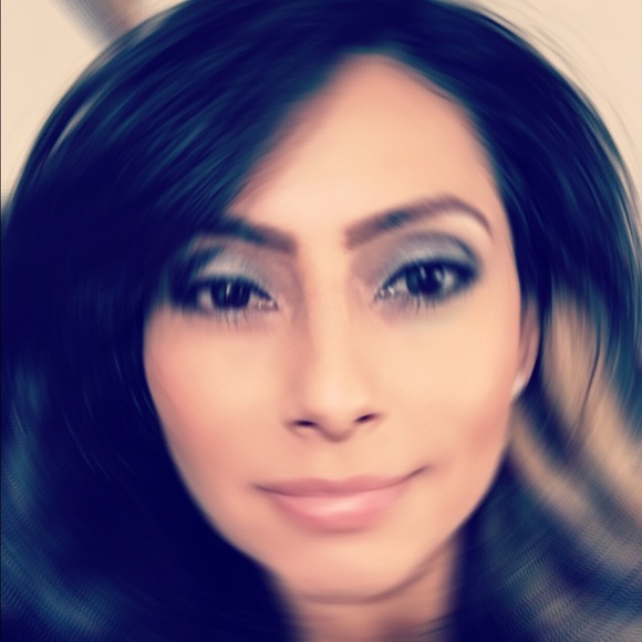 Meet your Posher, Nohemi