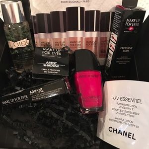 Mini Makeup & Skincare Bundle!