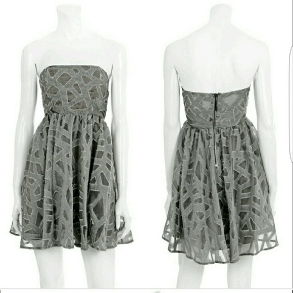Alice + Olivia Dresses & Skirts - Alice + Olivia Strapless Kristin Grey Mini Dress