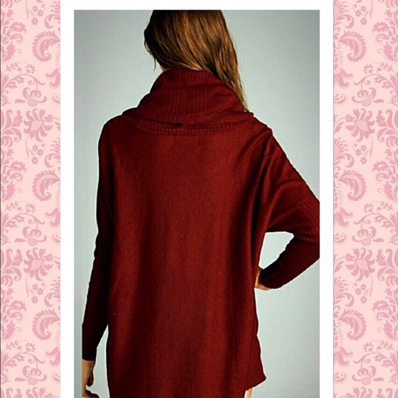 SALE! Beautiful Soft Sweater  1 Medium Size left - Picture 4 of 4