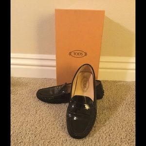 Very Good Condition. Tod's Gommini Moccasin