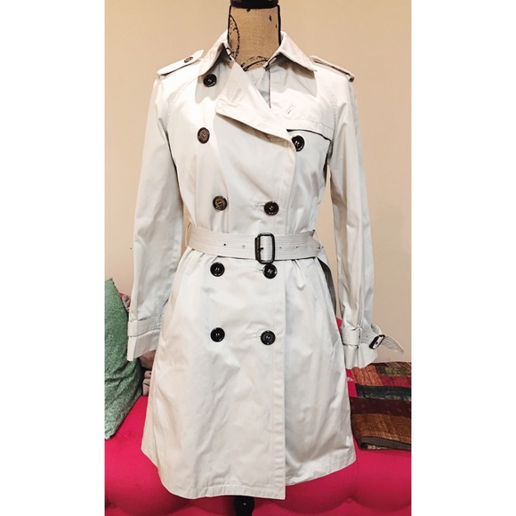 coach raincoat with signature lining