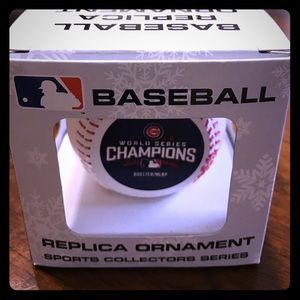 LAST ONE!!!  Collector's CHICAGO CUBS Ornament