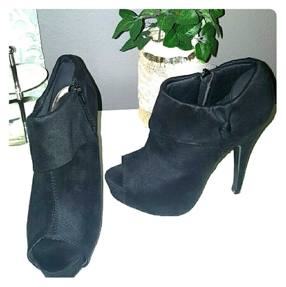 Peep Toe booties