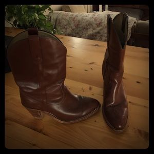 Vintage Frye boho boots 👢