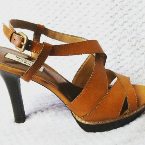 Vera Wang Leather Platform Sandals
