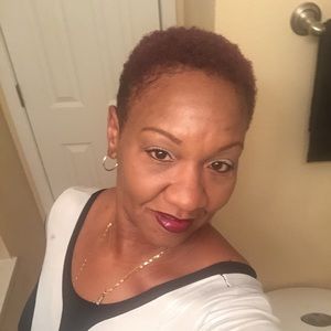 Meet your Posher, Selena