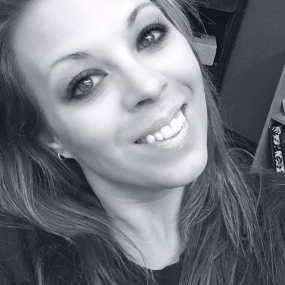 Meet your Posher, Beth - Picture 1 of 1