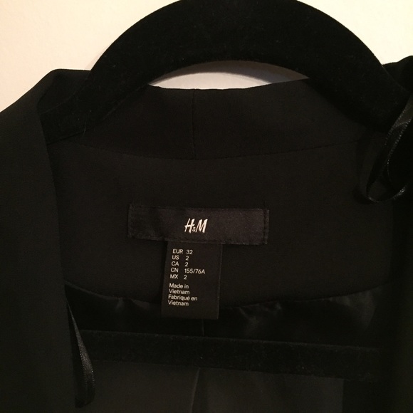 Blazer - Picture 2 of 3