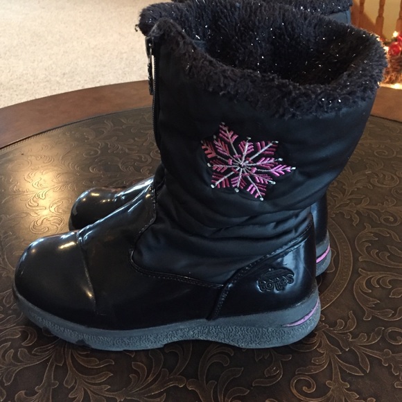 Girls youth size 5 Totes Boots