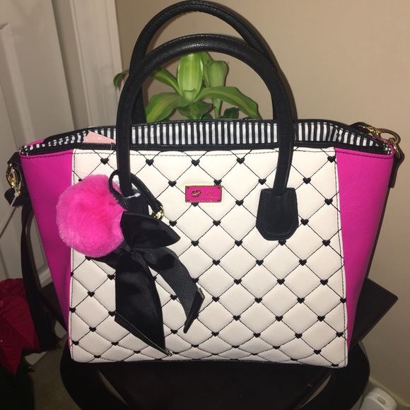 Betsey Johnson Handbags - 🎀WHITE / FUSCHIA SATCHELS 💞