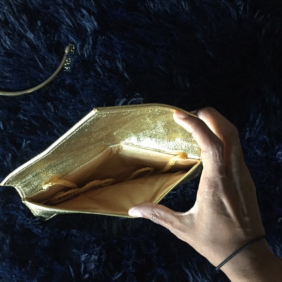 Bags - Small Gold Envelope Clutch // Holiday ✨Date purse Bags - Small Gold Envelope Clutch // Holiday ✨Date purse