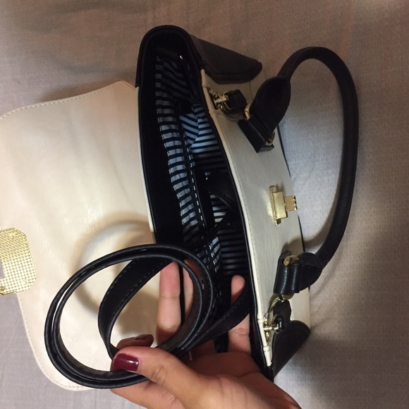 Satchel - Picture 2 of 3