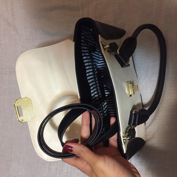 Satchel - Picture 3 of 3