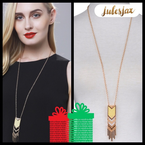 Jewelry - 🌟Gold shimmer long geometric tassel necklace