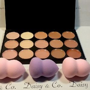 Contour Palette & 3 Beauty Blenders

Fast Shipping