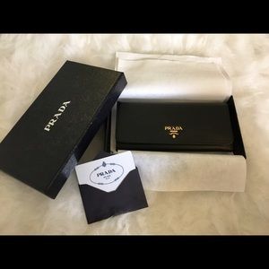 Authentic Prada Saffiano Leather Wallet in Black