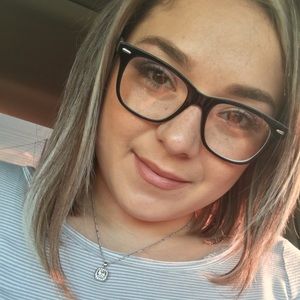 Meet your Posher, Leslie