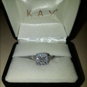 14k Gold, 1/4 carat engagement ring! beautiful