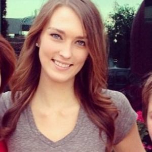 Meet your Posher, Chloe