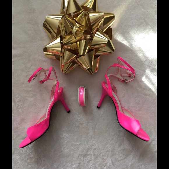 Chinese Laundry Neon Pink Patent Sandals Sz 7
