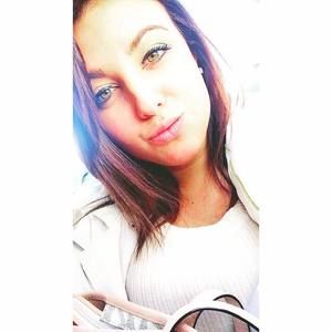 Meet your Posher, Kayla