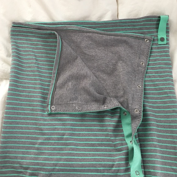 lululemon athletica Accessories - LULULEMON vinyasa reversible snap scarf