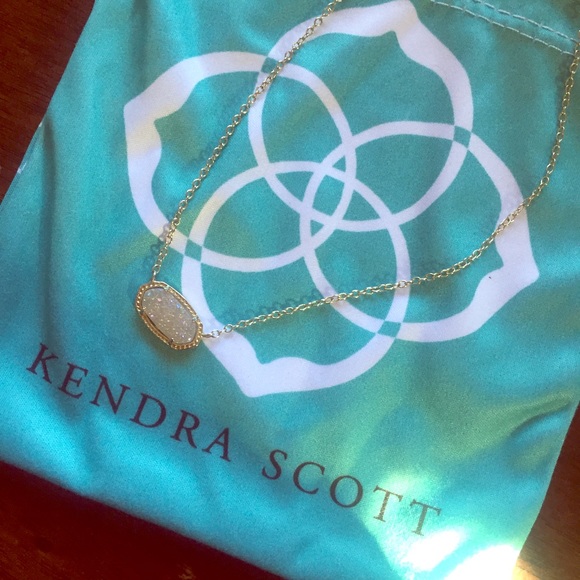 Kendra Scott Elisa pendant necklace in white drusy