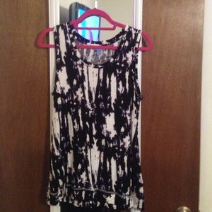 Vera Wang Sleeveless Dress Shirt