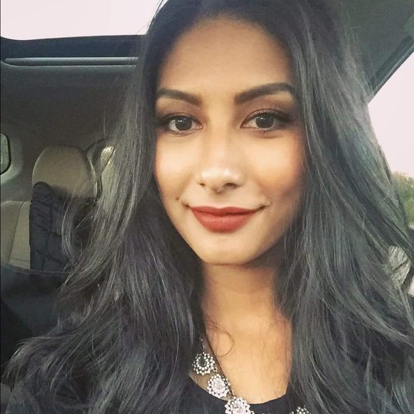 Meet your Posher, Nirisa