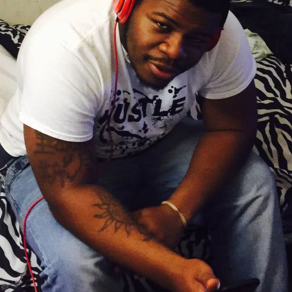 Meet your Posher, Chris - Picture 1 of 1