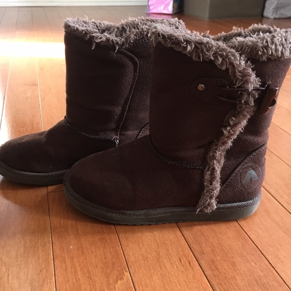 Little girls brown boots