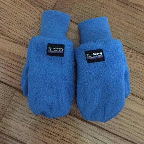Patagonia fleece mittens size baby xs (0-6m)