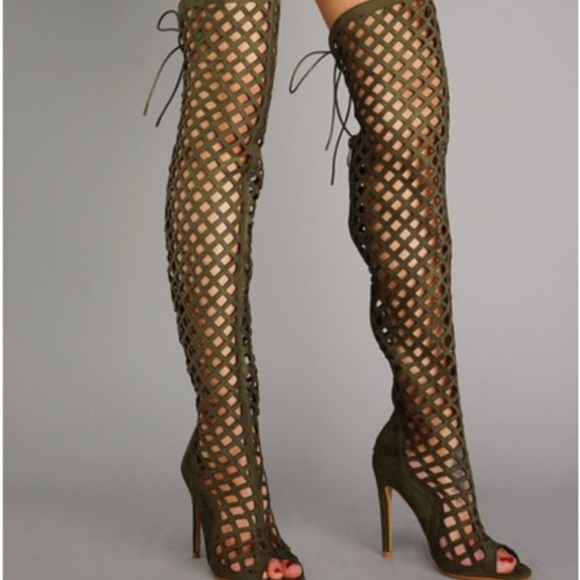 Caged boots - Picture 3 of 3