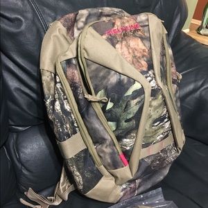 BRAND NEW Fieldline Mossy Oak Women's Book Bag