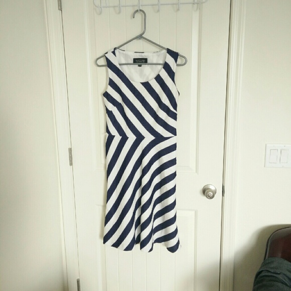 White & Navy blue sleeveless dress