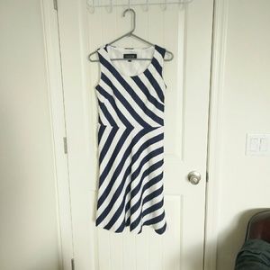 White & Navy blue sleeveless dress