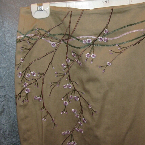 Bandolino Skirts - (3/$23) Bandolino skirt with stretch Bandolino Skirts - (3/$23) Bandolino skirt with stretch