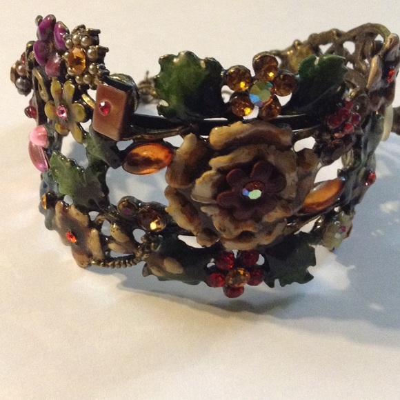 Vintage | Handpainted Floral Cuff - Picture 3 of 4