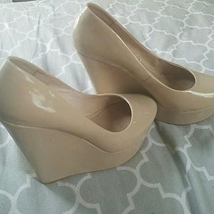 Aldo nude wedges size 10