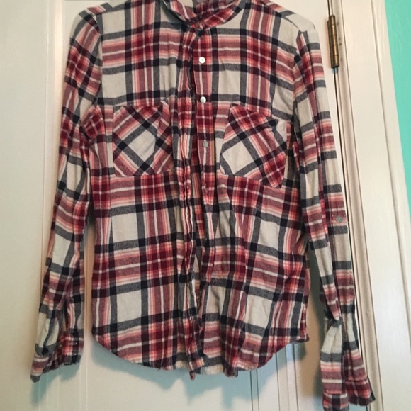Plaid fanned button down