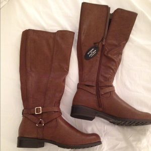 BRAND NEW NEVER WORN WIDE CALF Winter boots